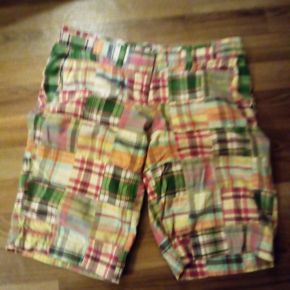 Shorts - Picture 2 of 3